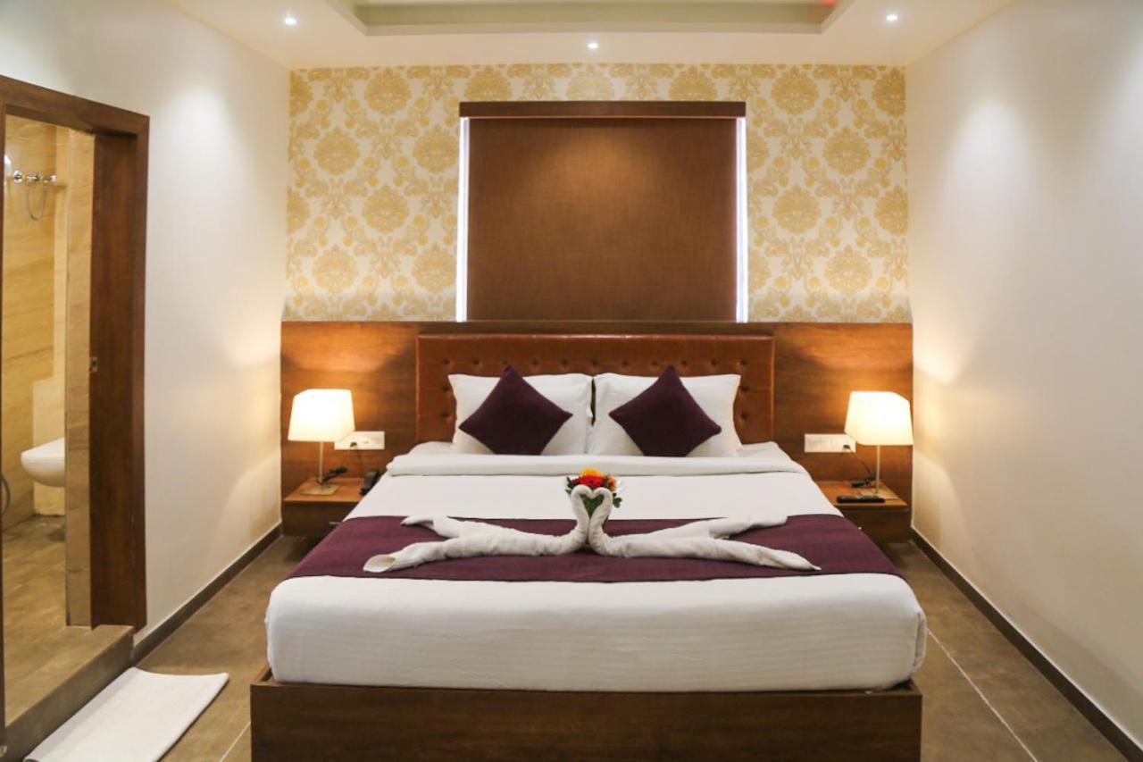 Hotel Nova Pride ラージコート エクステリア 写真