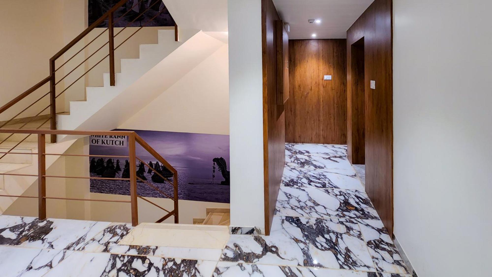 Hotel Nova Pride ラージコート エクステリア 写真